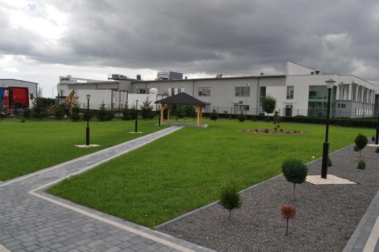 Hotel Pauza Radzyn Podlaski Exterior photo